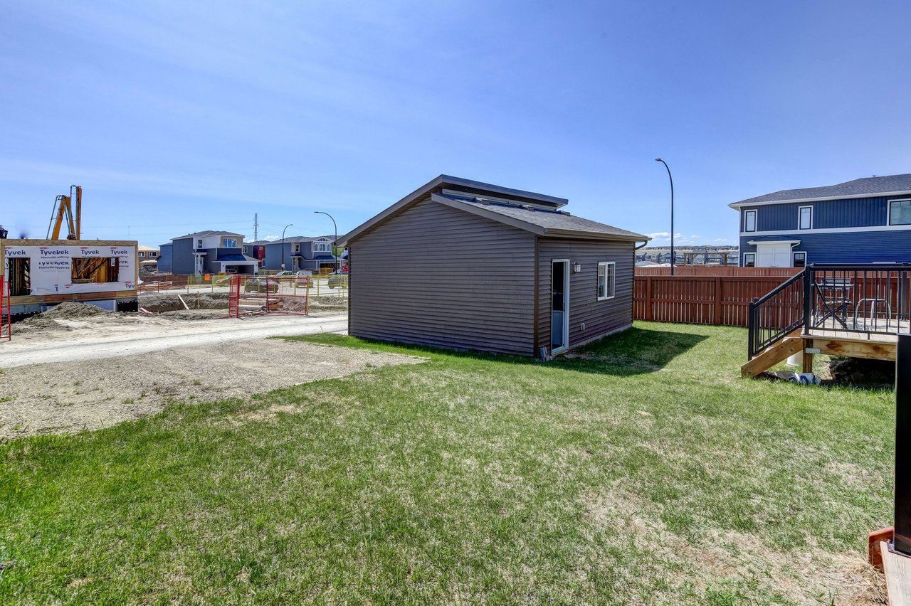 887 Carrington Boulevard NW