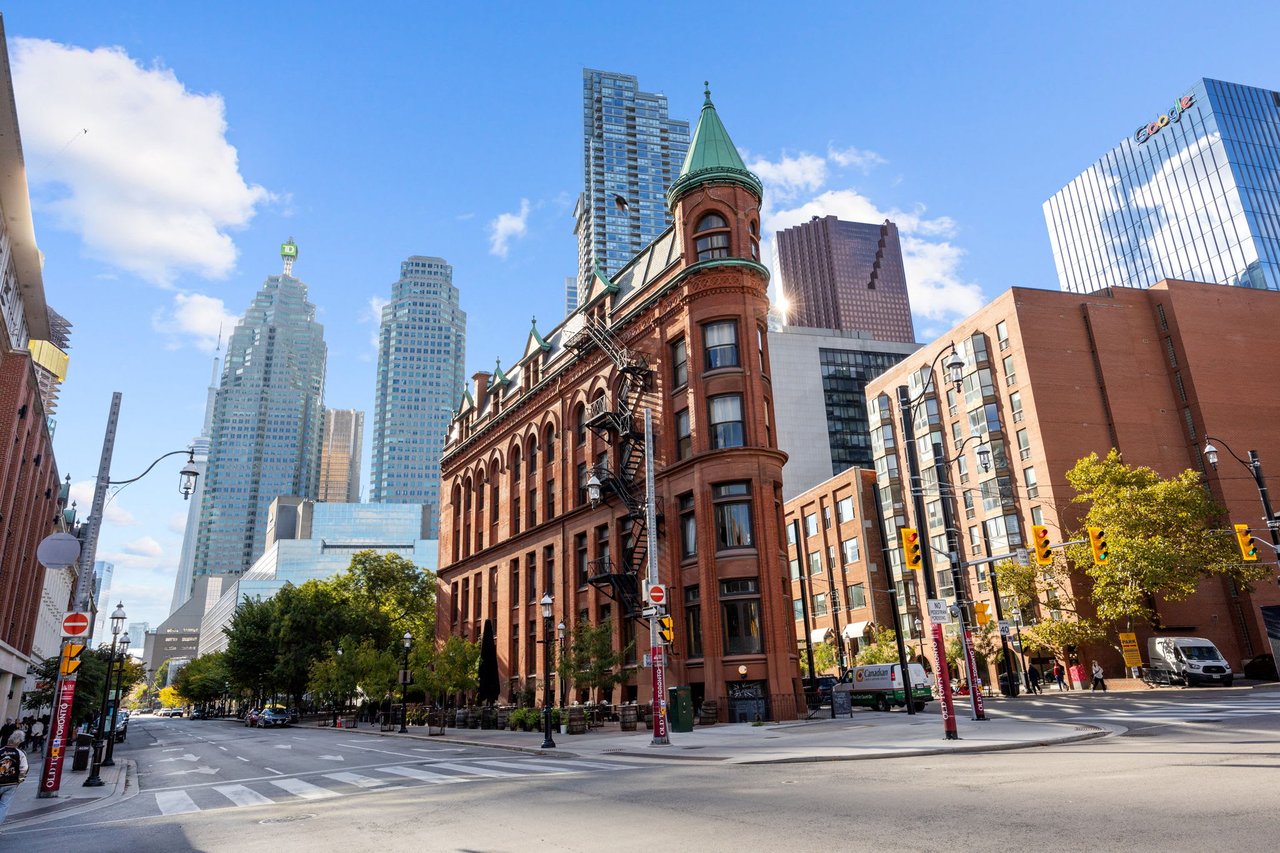 STUNNING PENTHOUSE IN ST. LAWRENCE MARKET AREA