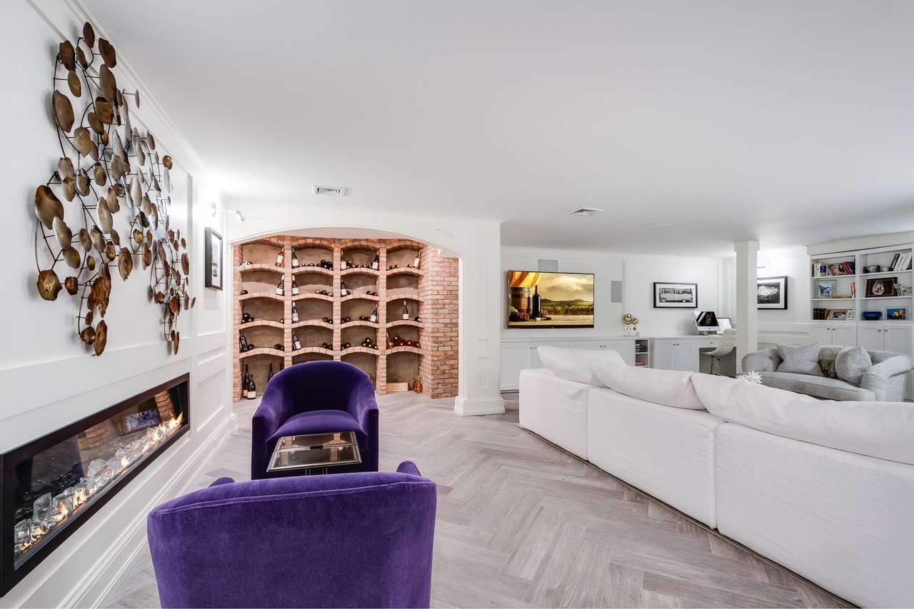 40 Barclay Dr