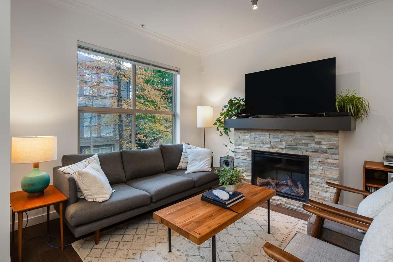 10-308 E 14th St