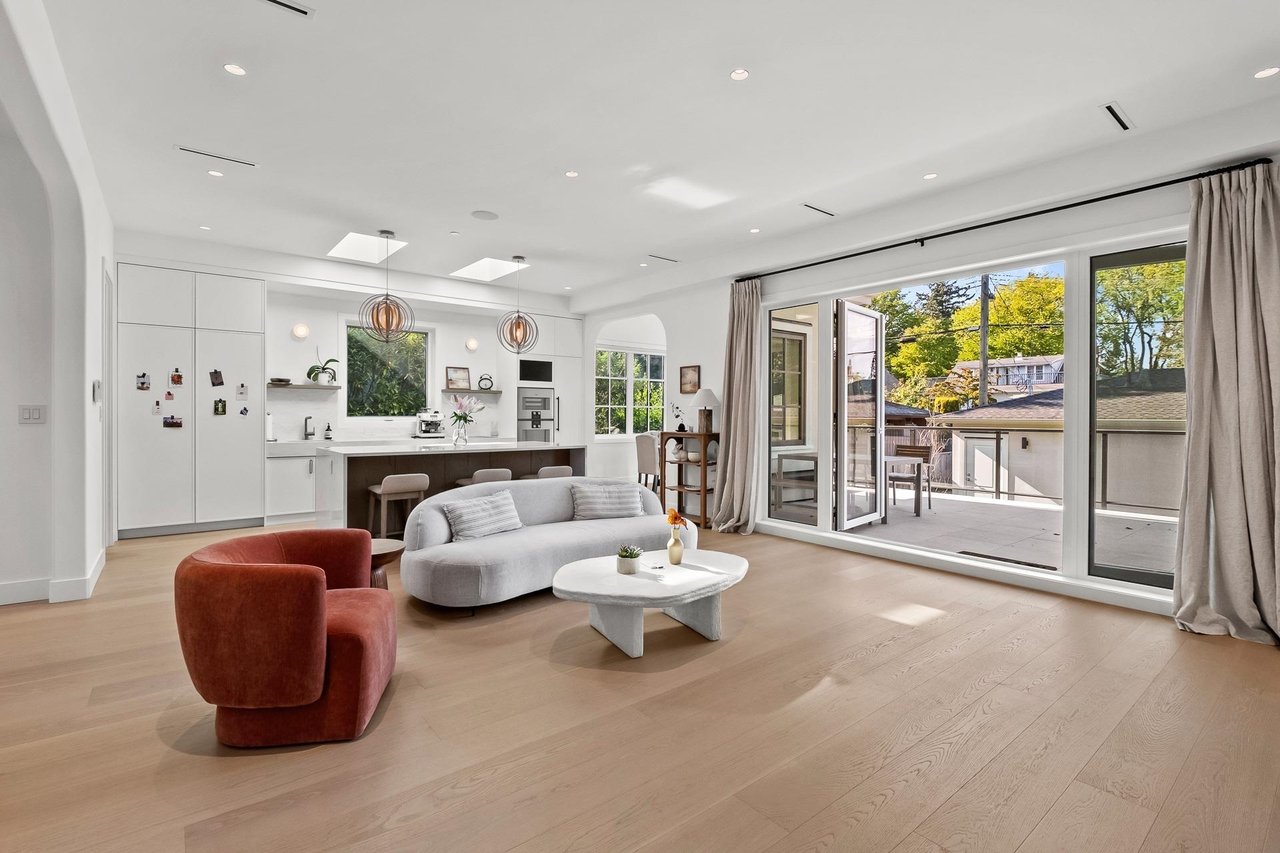 3227 W 35th Ave