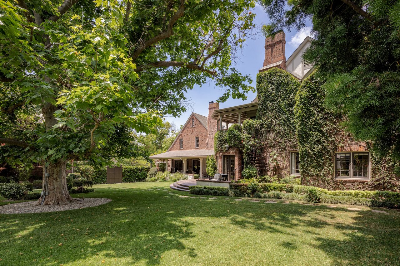 Stunning Gated Tudor