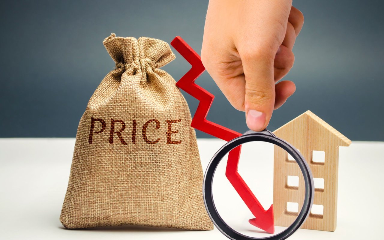 Do home price reductions lead to lower prices? Depends who you ask