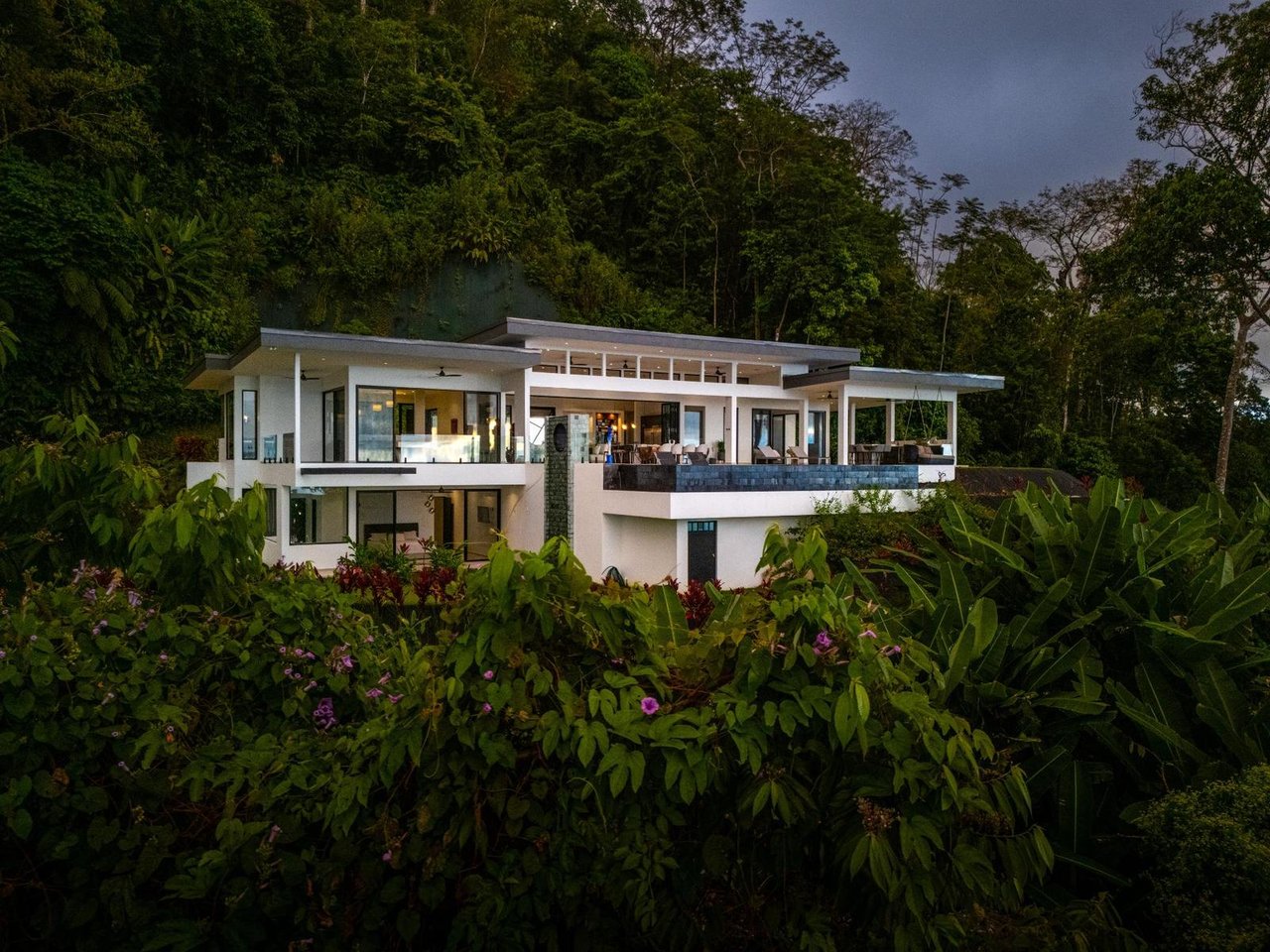 Private Solar Powered Ocean View Villa, Ojochal, Puntarenas