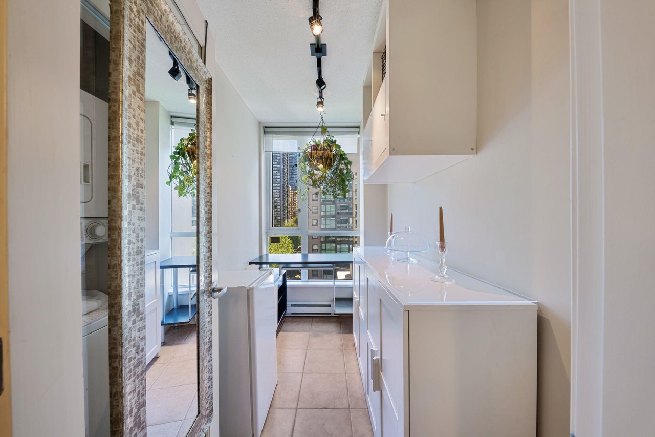 802-1420 W Georgia St