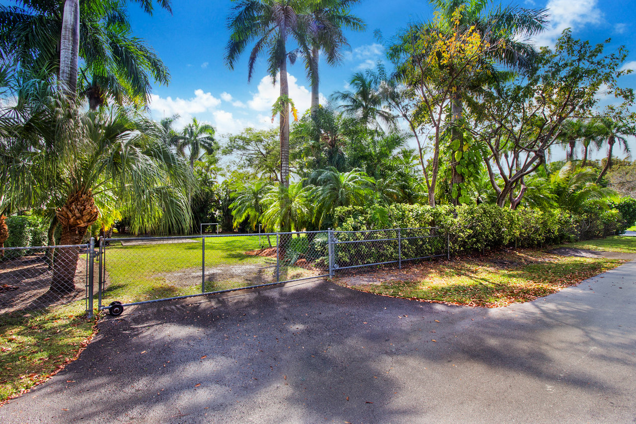 Buildable Lot on Quiet Court