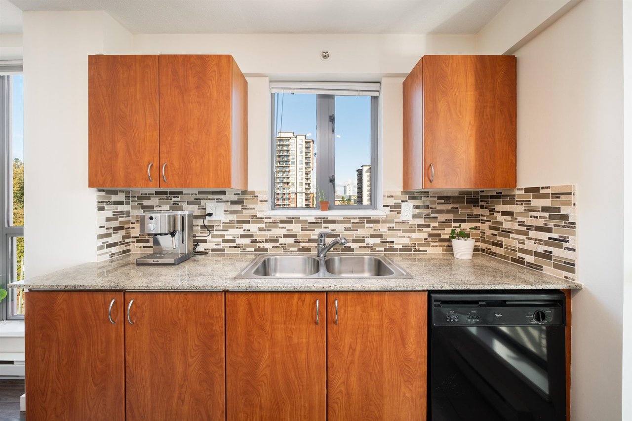 1201-850 Royal Ave