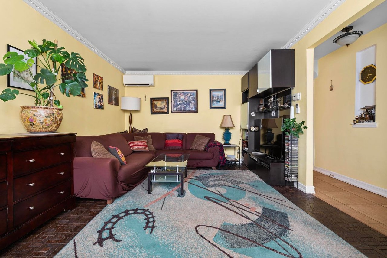 729 Kathleen Place