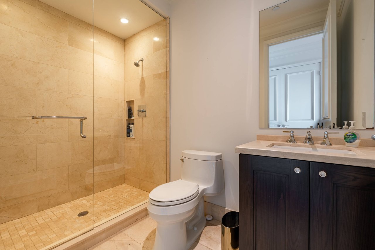 311 Bay St #5104, Toronto
