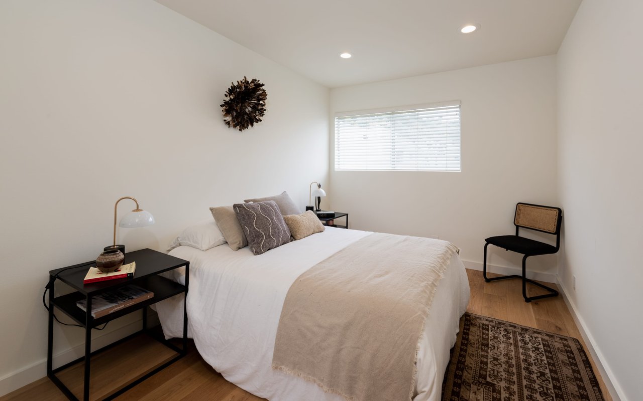 17098 Palisades Cir
