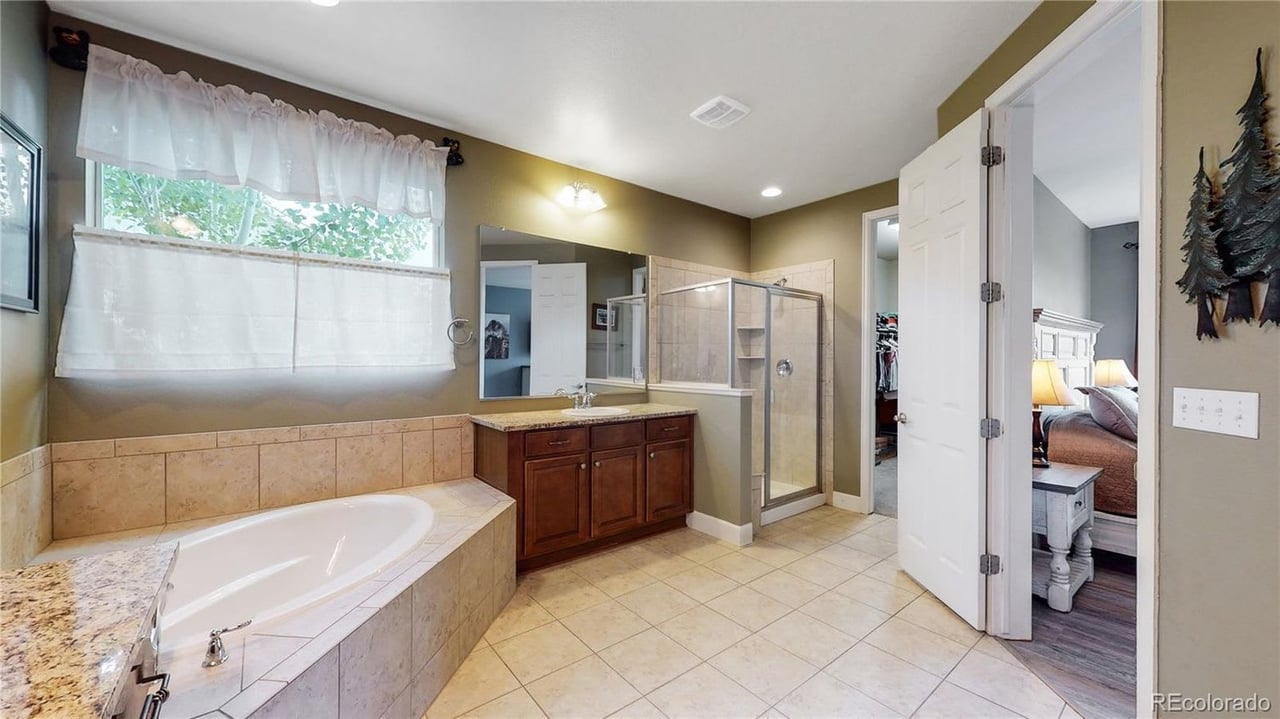 23570 E Swallow Cir