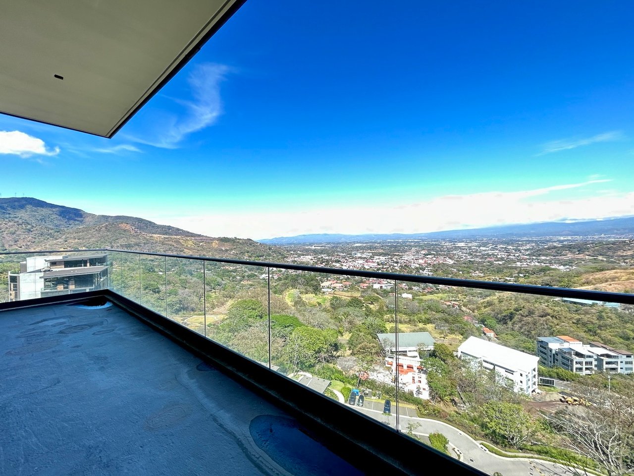 Customizable Mountain View Condo, Santa Ana, San Jose