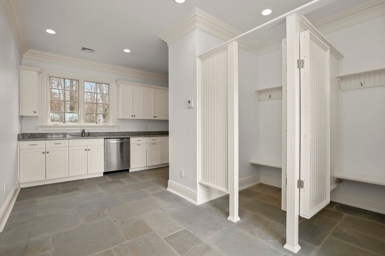 3 Glenwood Lane