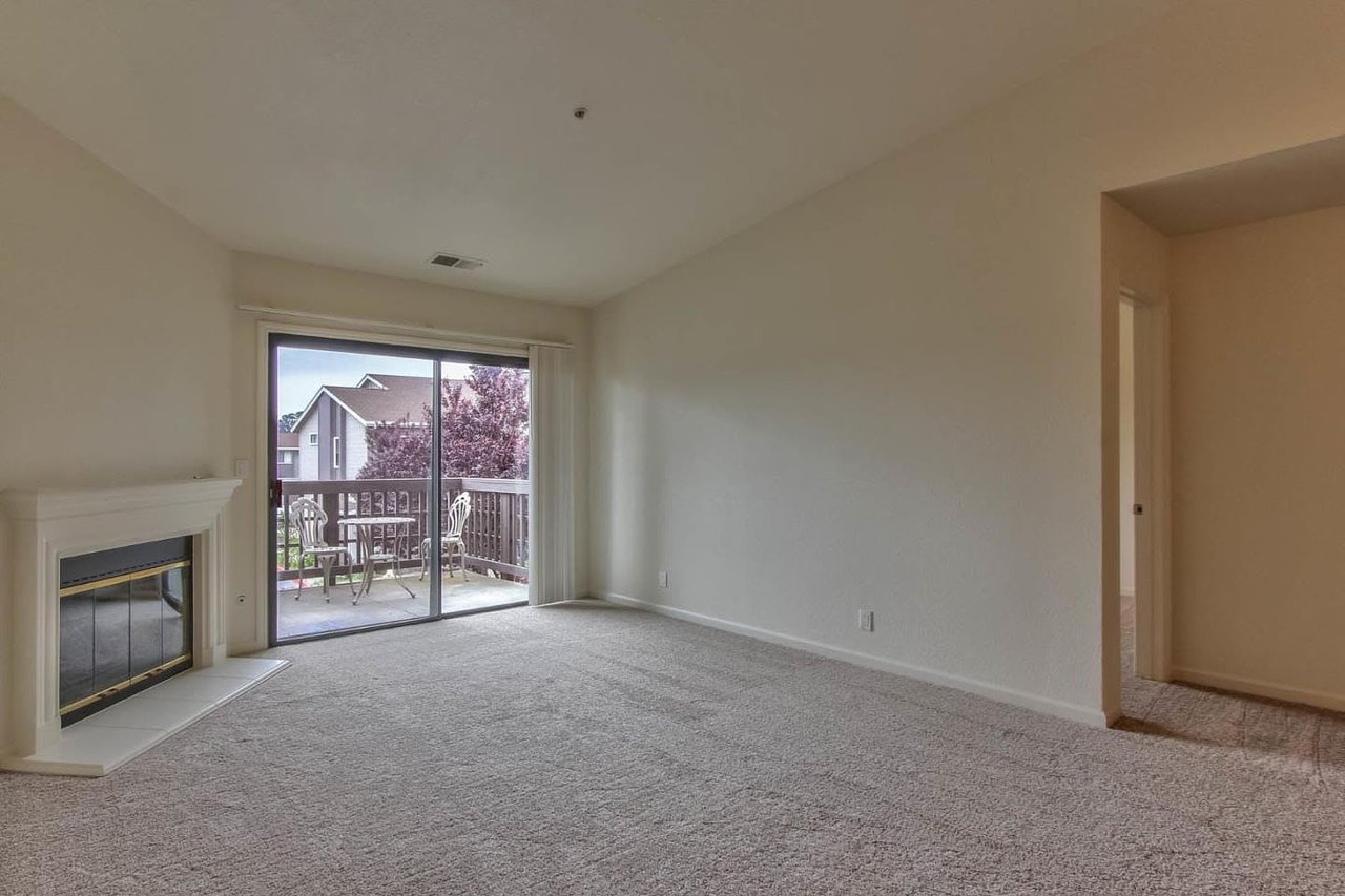 425 W Laurel Dr APT G