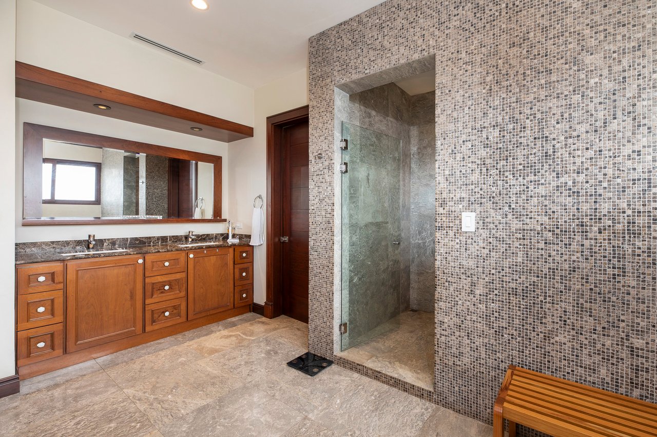 Cerro Real Panoramic Family Home, Escazu, San Jose