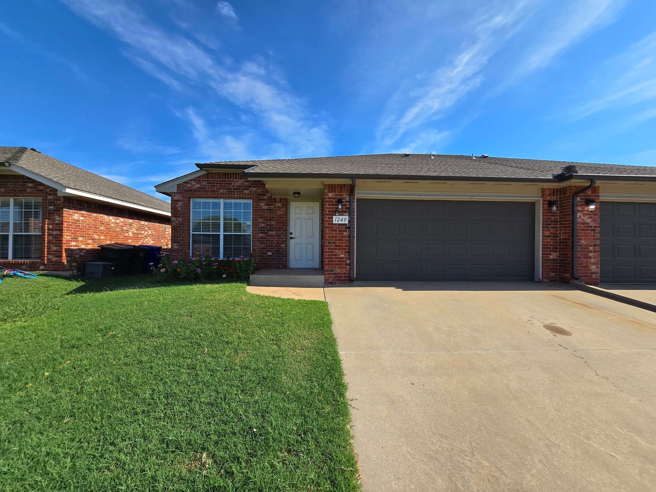 $500 toward first month's rent if leased by October! 1240 Kingston Road