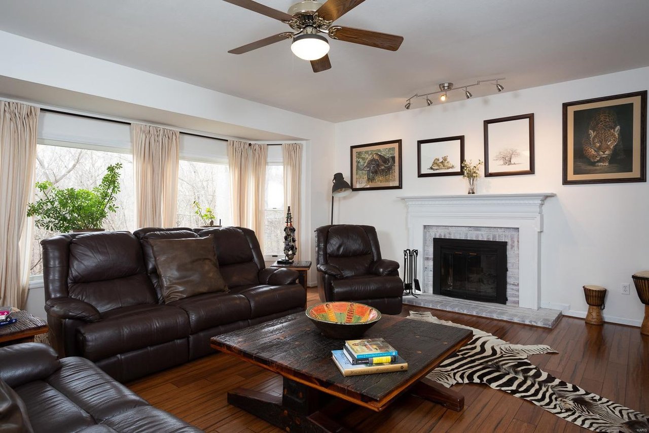 17115 Surrey View Dr