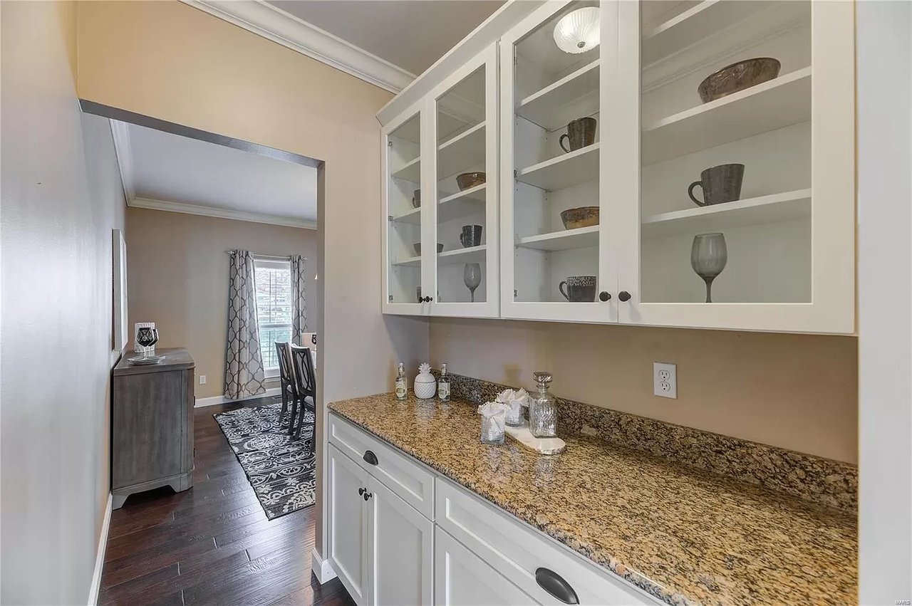 217 Strathmoor Way
