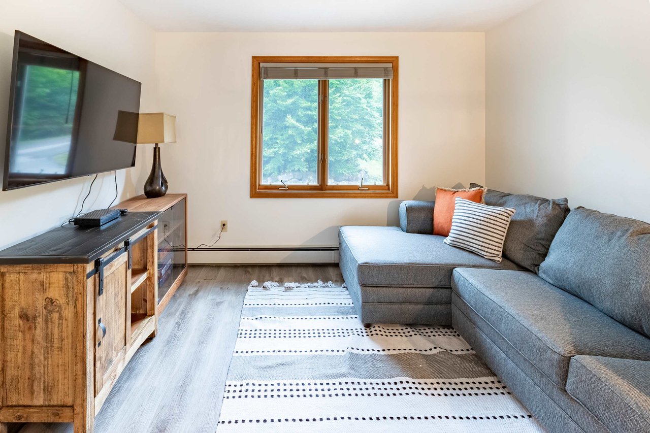 4 bedroom + Loft Forest Ridge Town Home for Ski Season