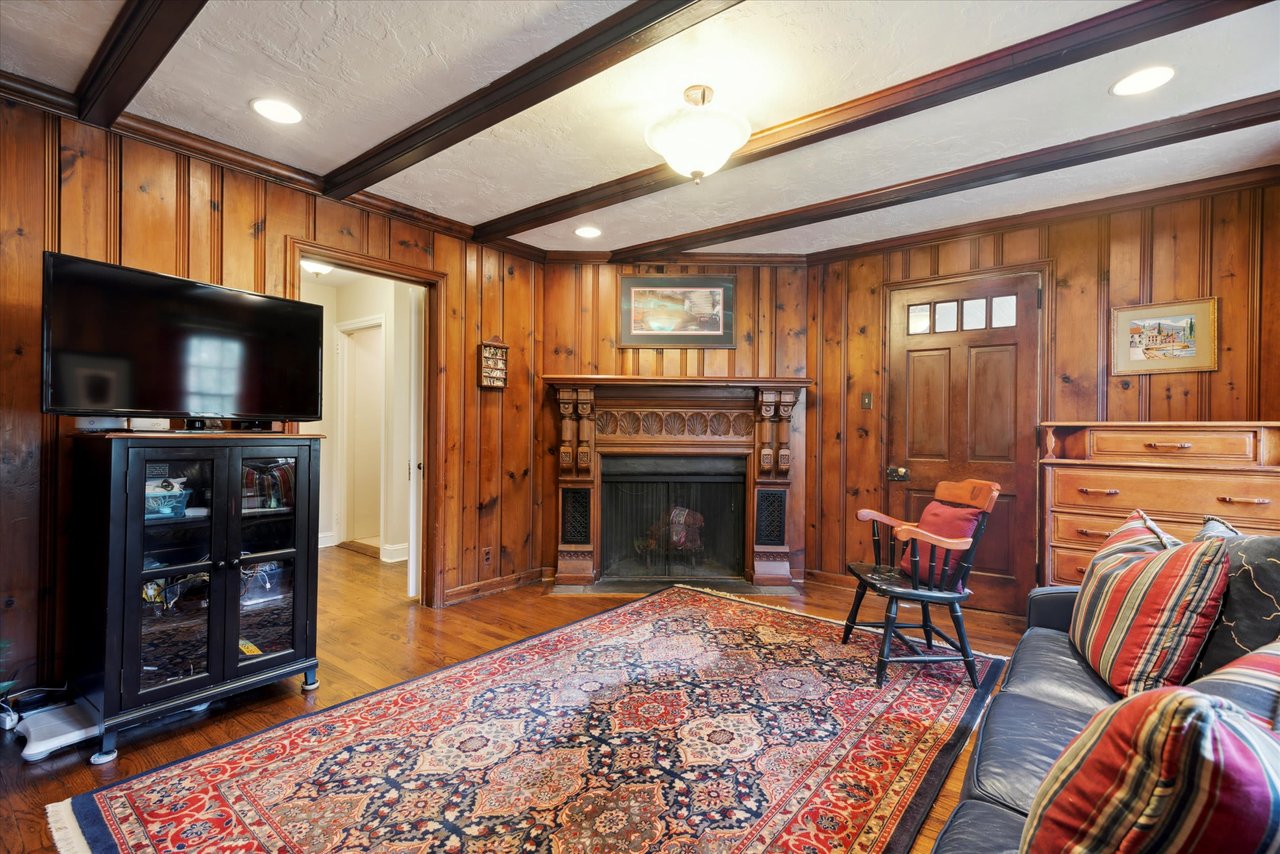 707 Hagys Ford Rd
