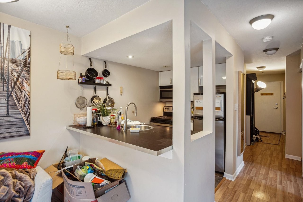201-2110 Cornwall Avenue, Vancouver