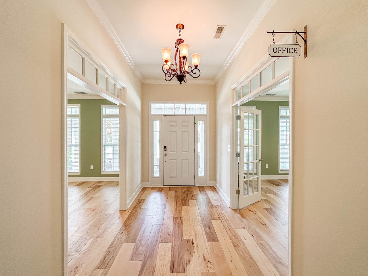 2303 Palisades Court with 5 Bedrooms!!!