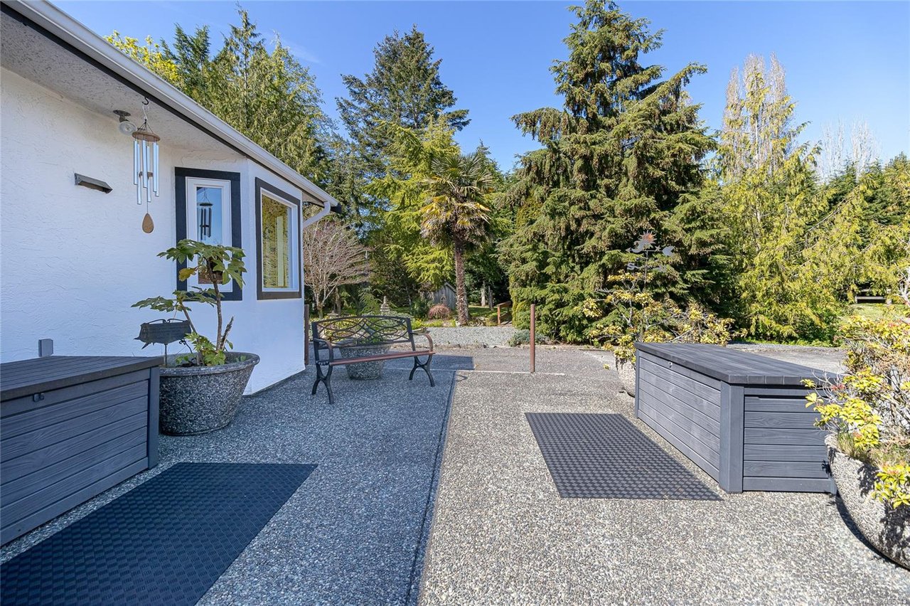 1550 McHattie Rd