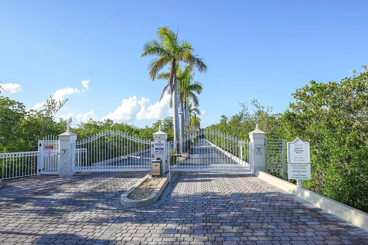 5555 College Rd #4