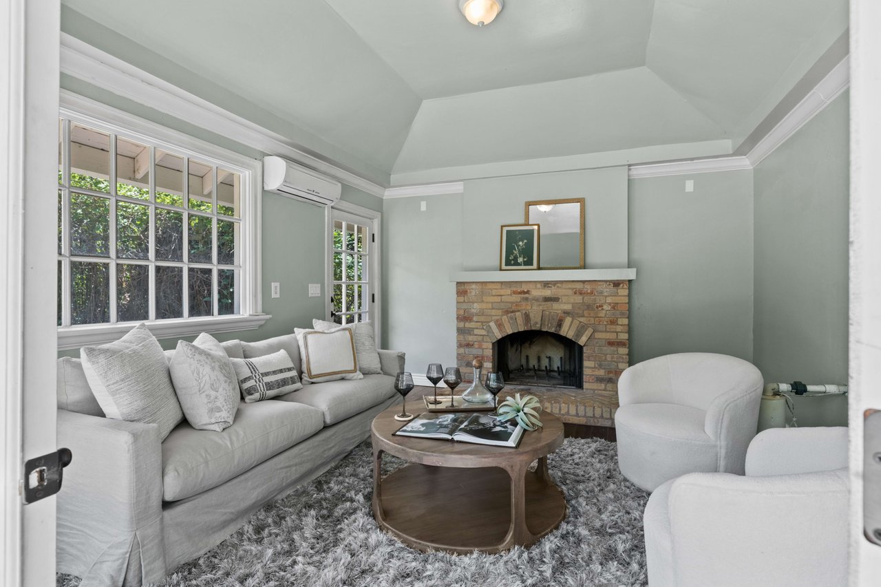 2880 Carlson Drive