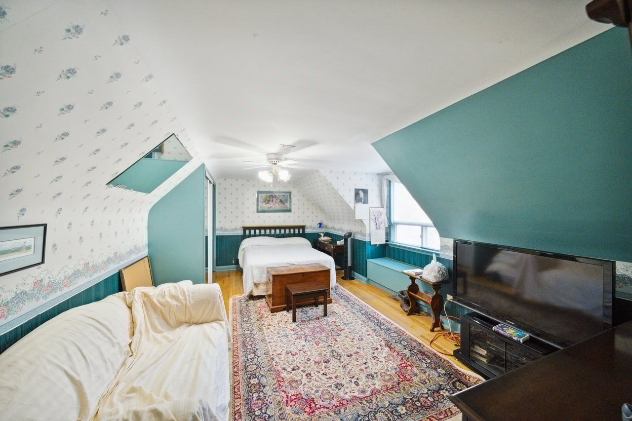 50 Harborn Rd