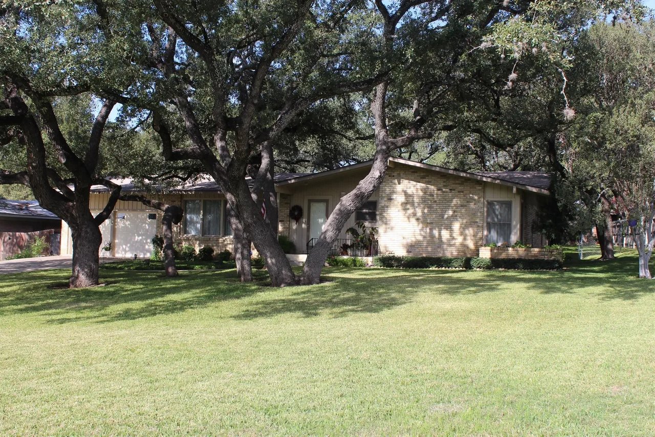 2835 Chisholm Trl