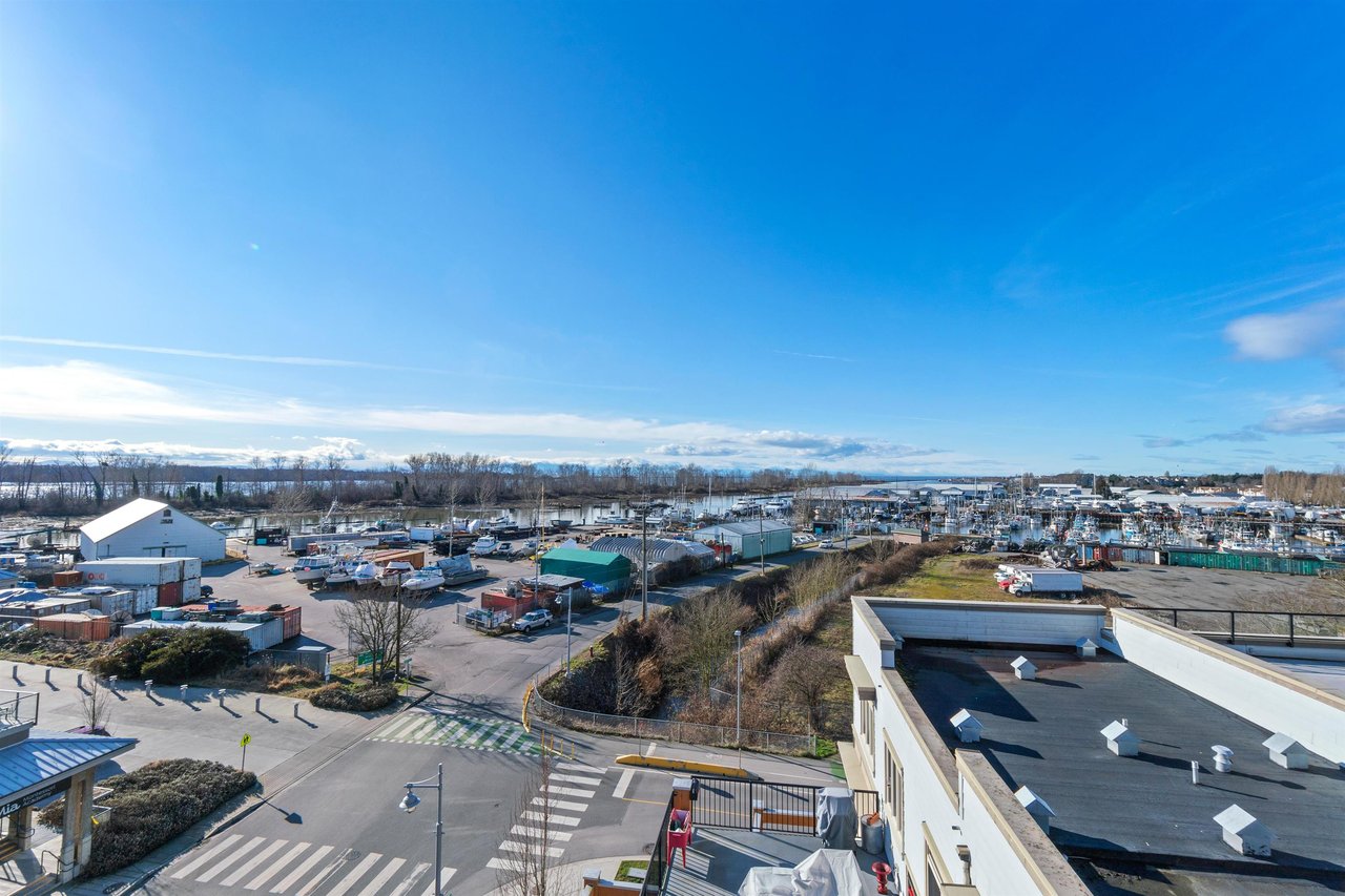 307-6077 London Rd