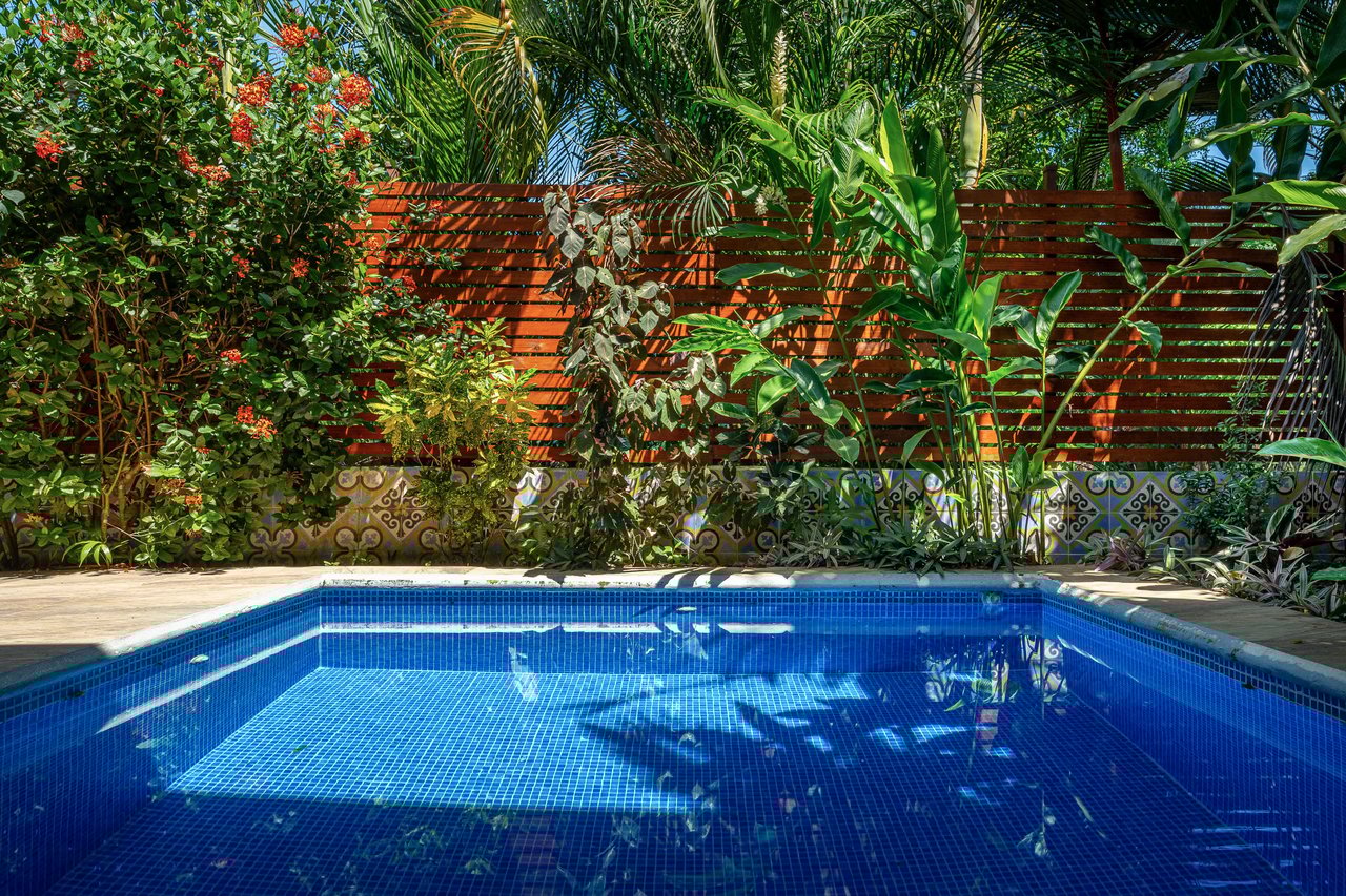 Villa del Sol: Steps To The Beach With A Private Pool