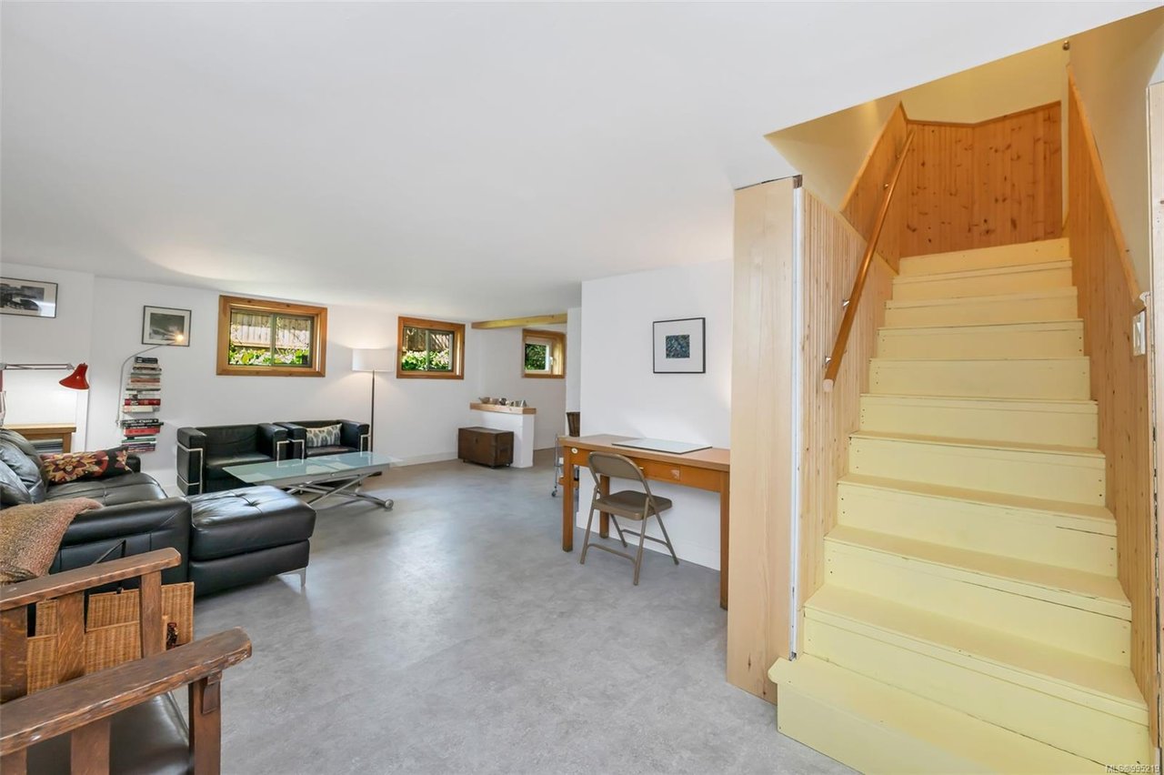 36 Tovey Cres, View Royal