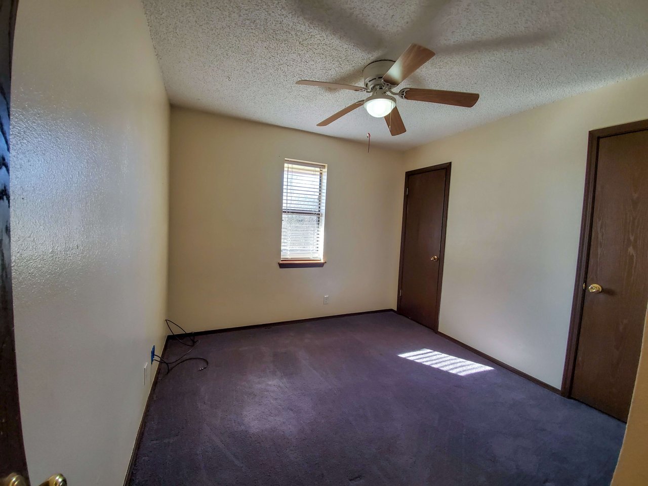 1218 Whispering Glen 