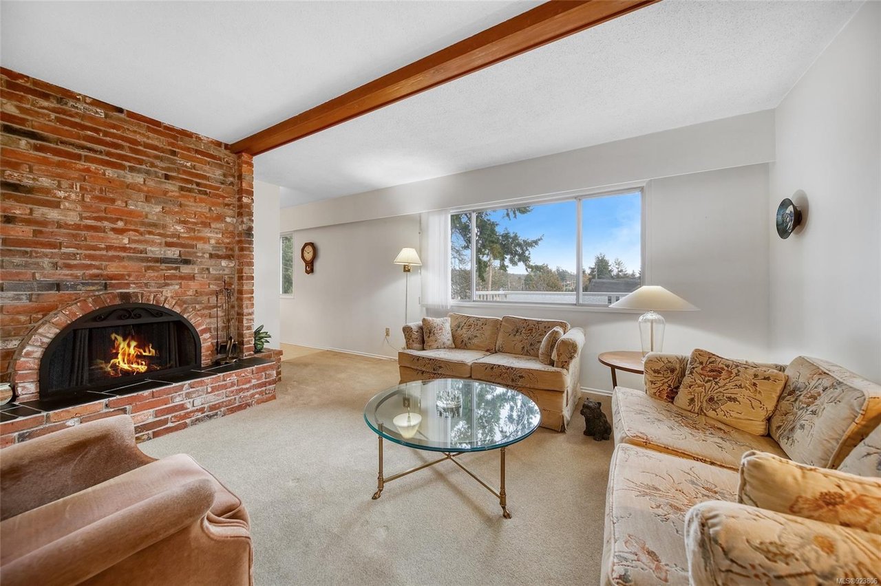 4086 Tracey St
