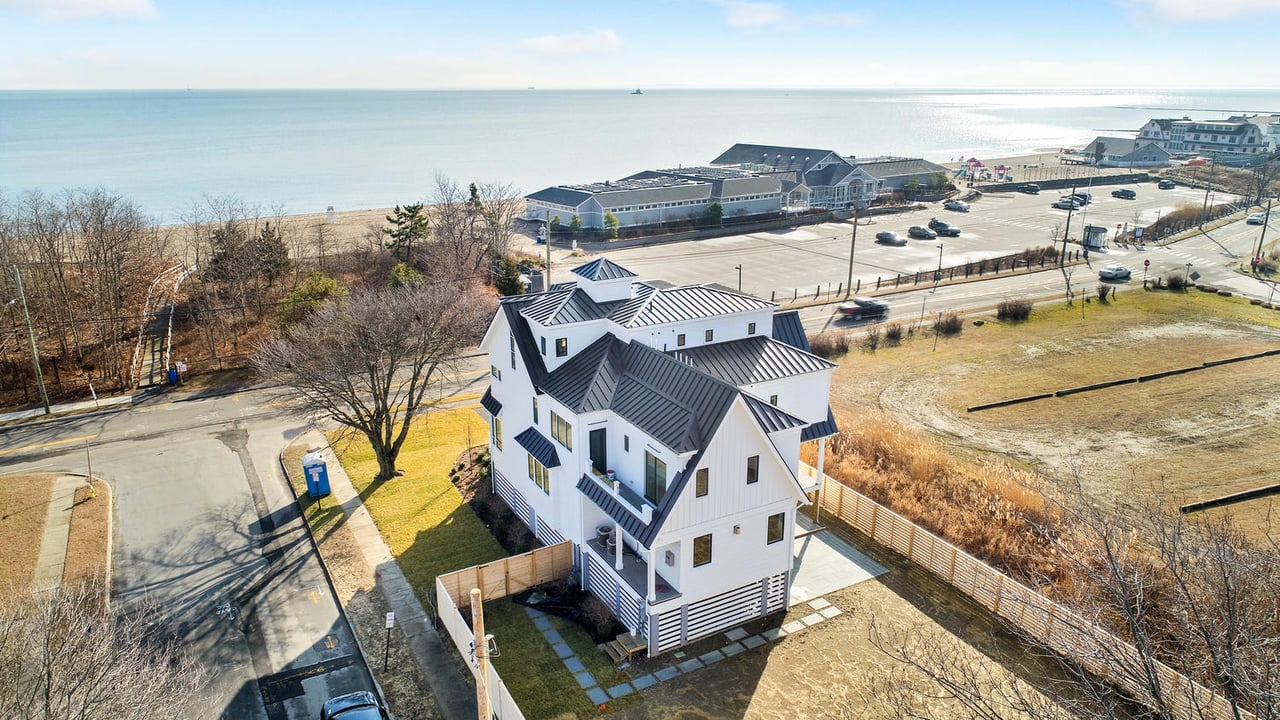 272 Fairfield Beach Rd