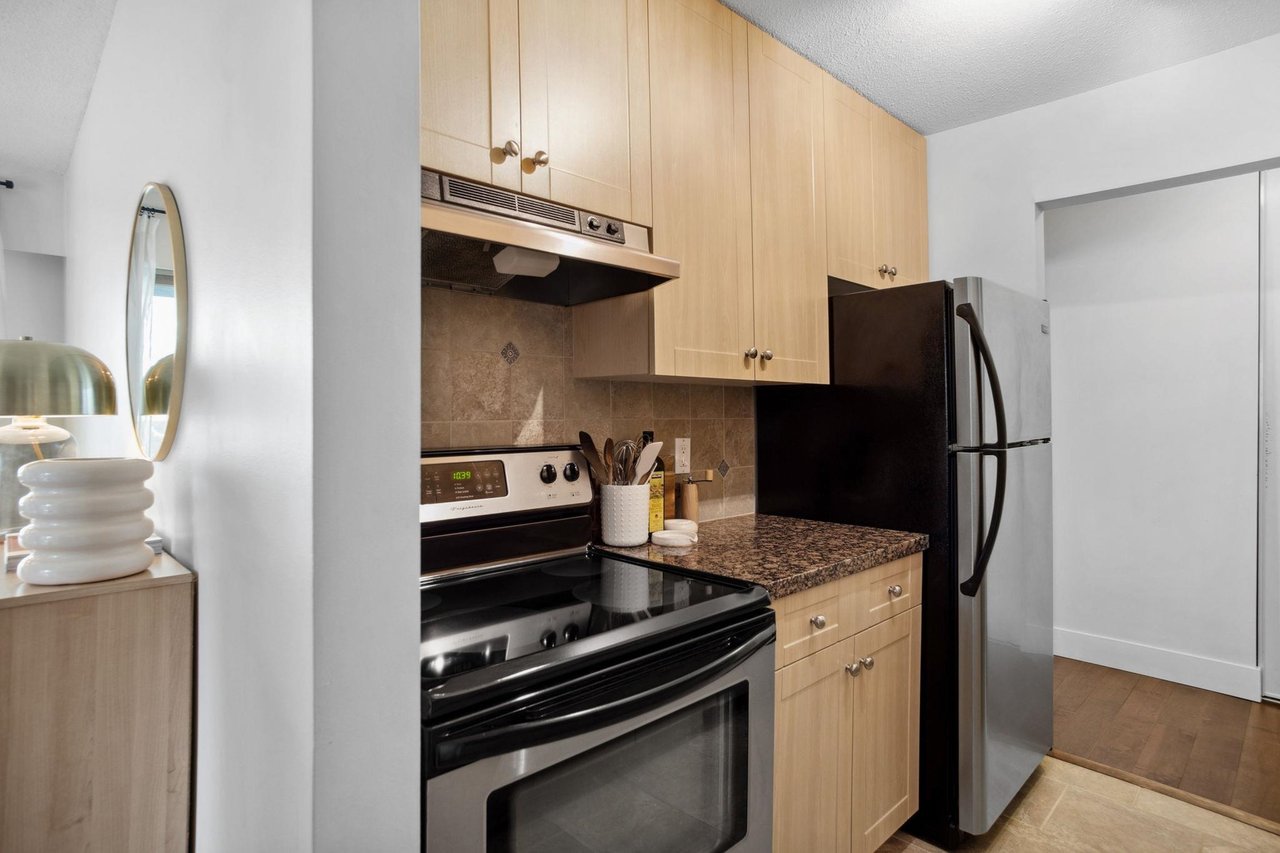 202-1750 W 10th Ave