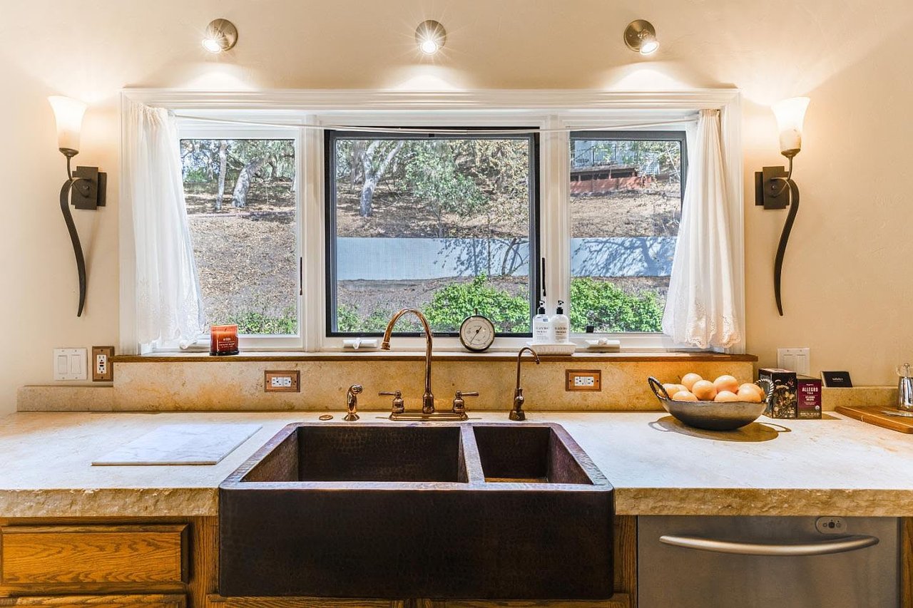 11523 Hidden Hills Rd