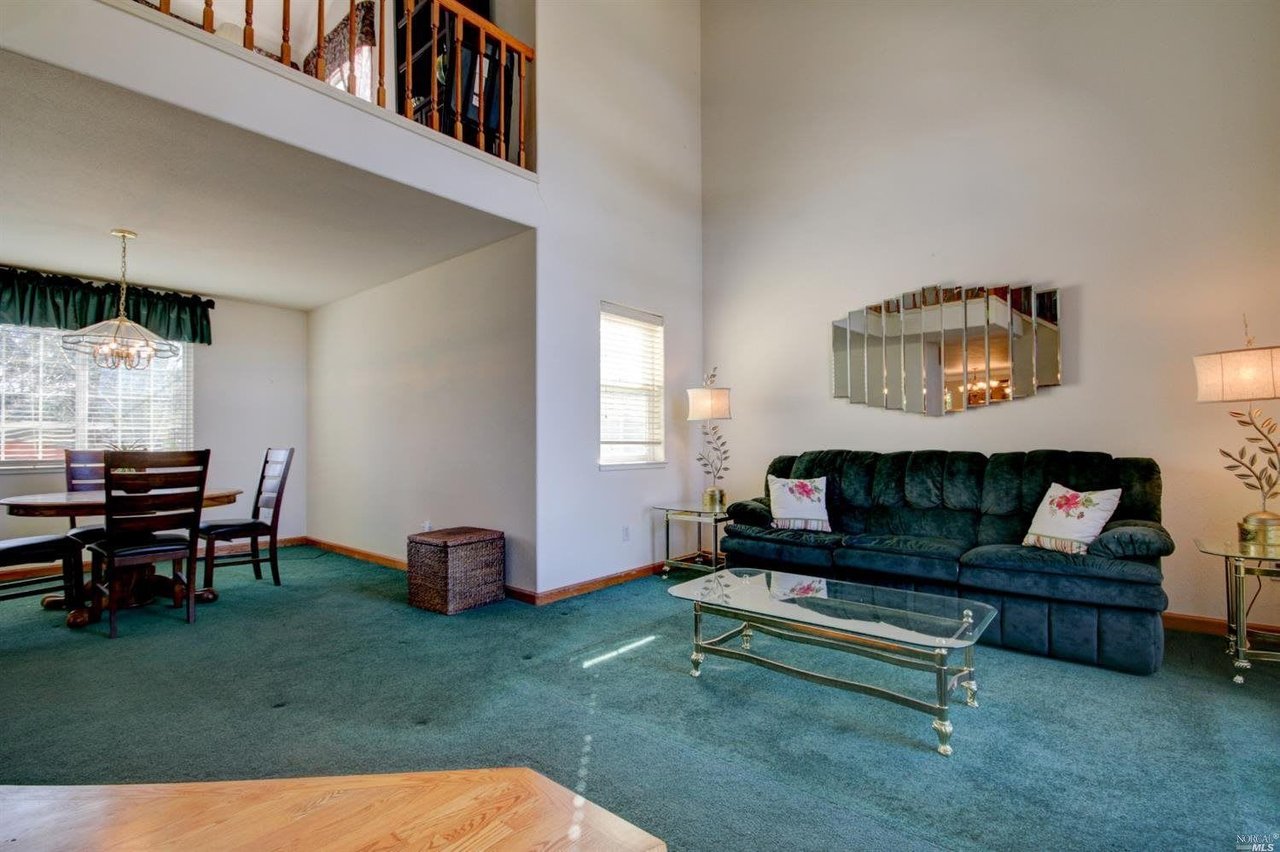 236 Belfiore Ln