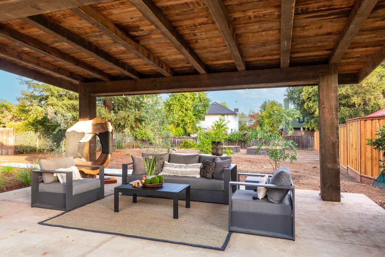Healsburg Downtown Estate
