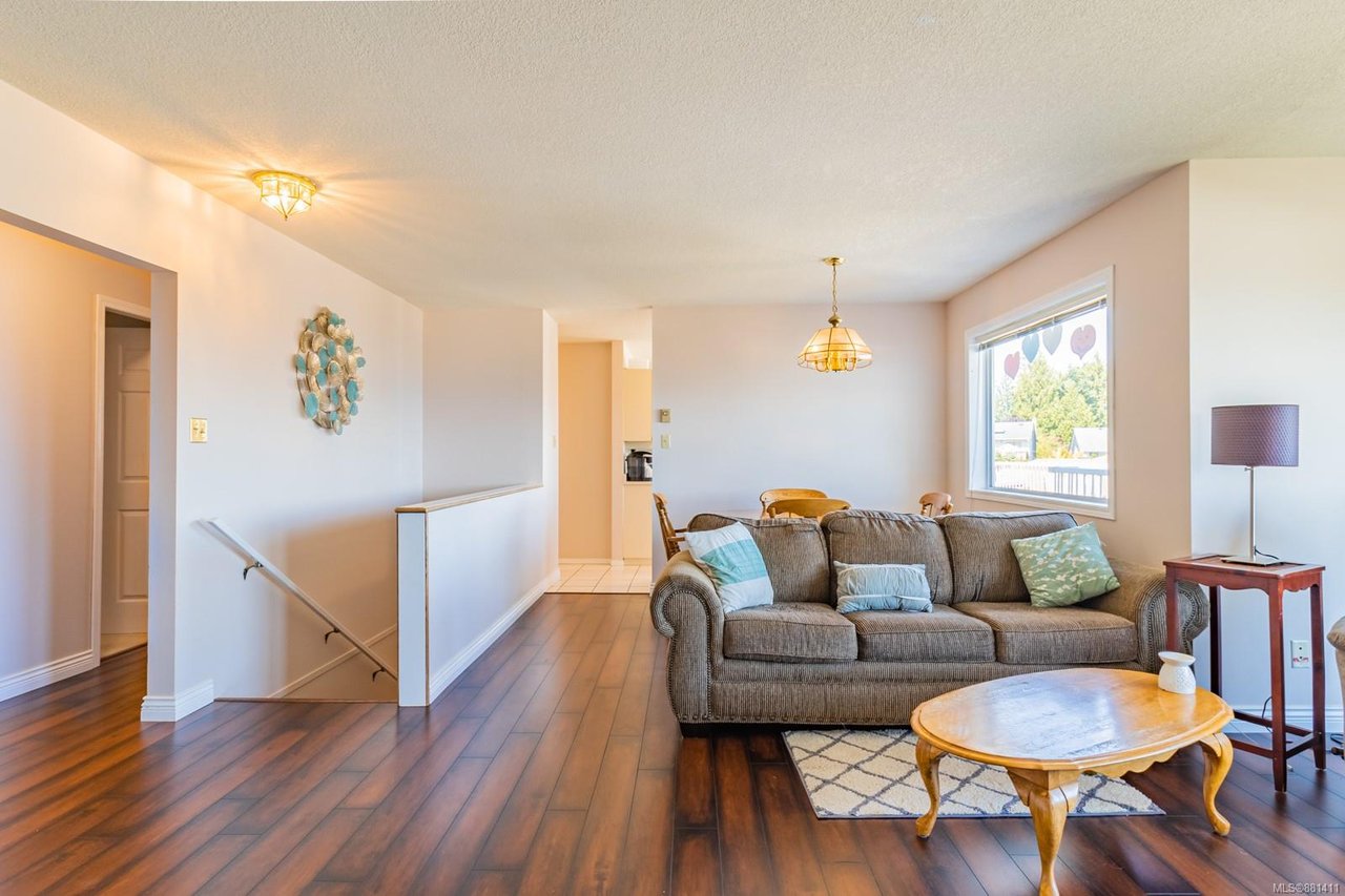 5270 Catalina Dr, Nanaimo