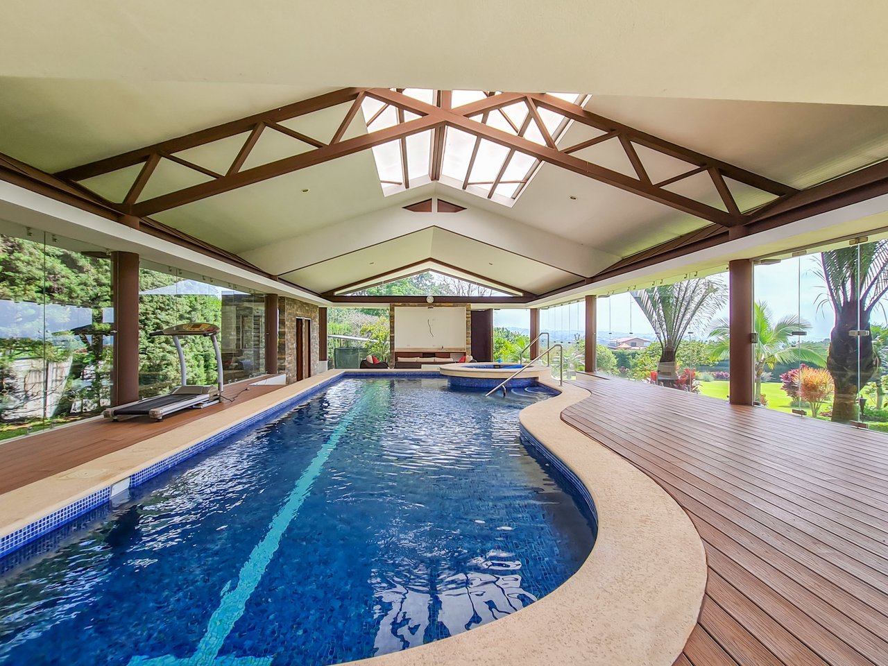 Colonial Estate With Indoor Pool, Heredia
