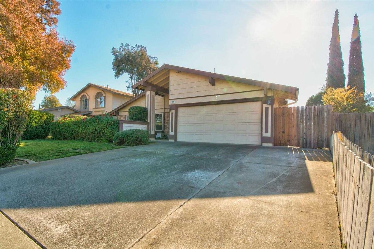 9226 Sungold Way
