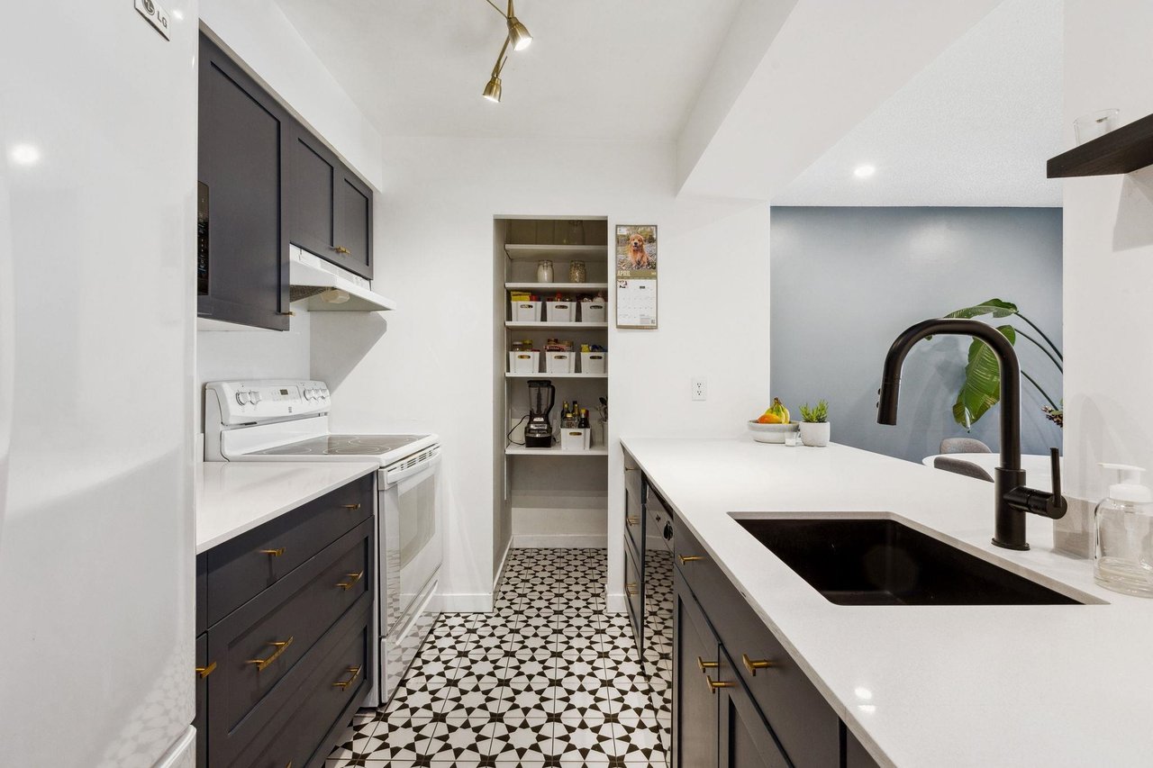 1894 Purcell Way, North Vancouver