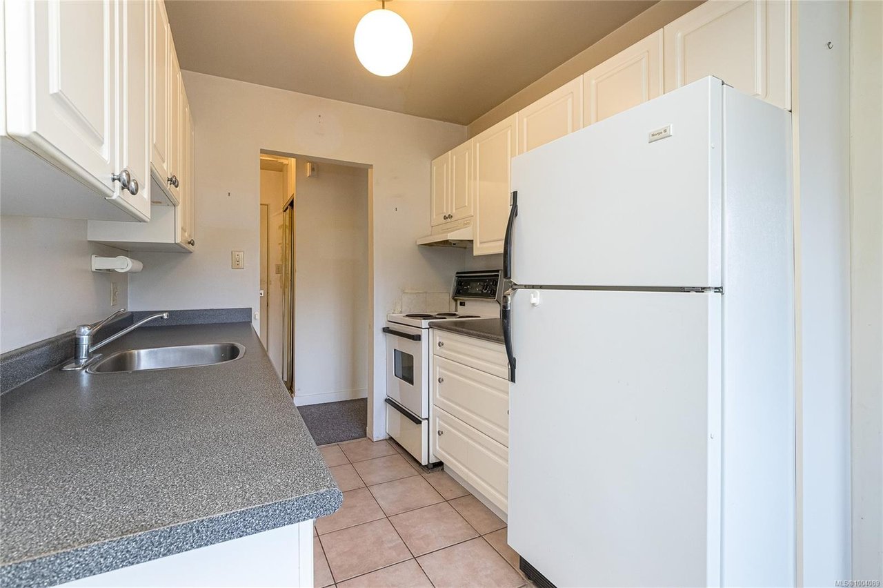 202-1122 Hilda St, Victoria