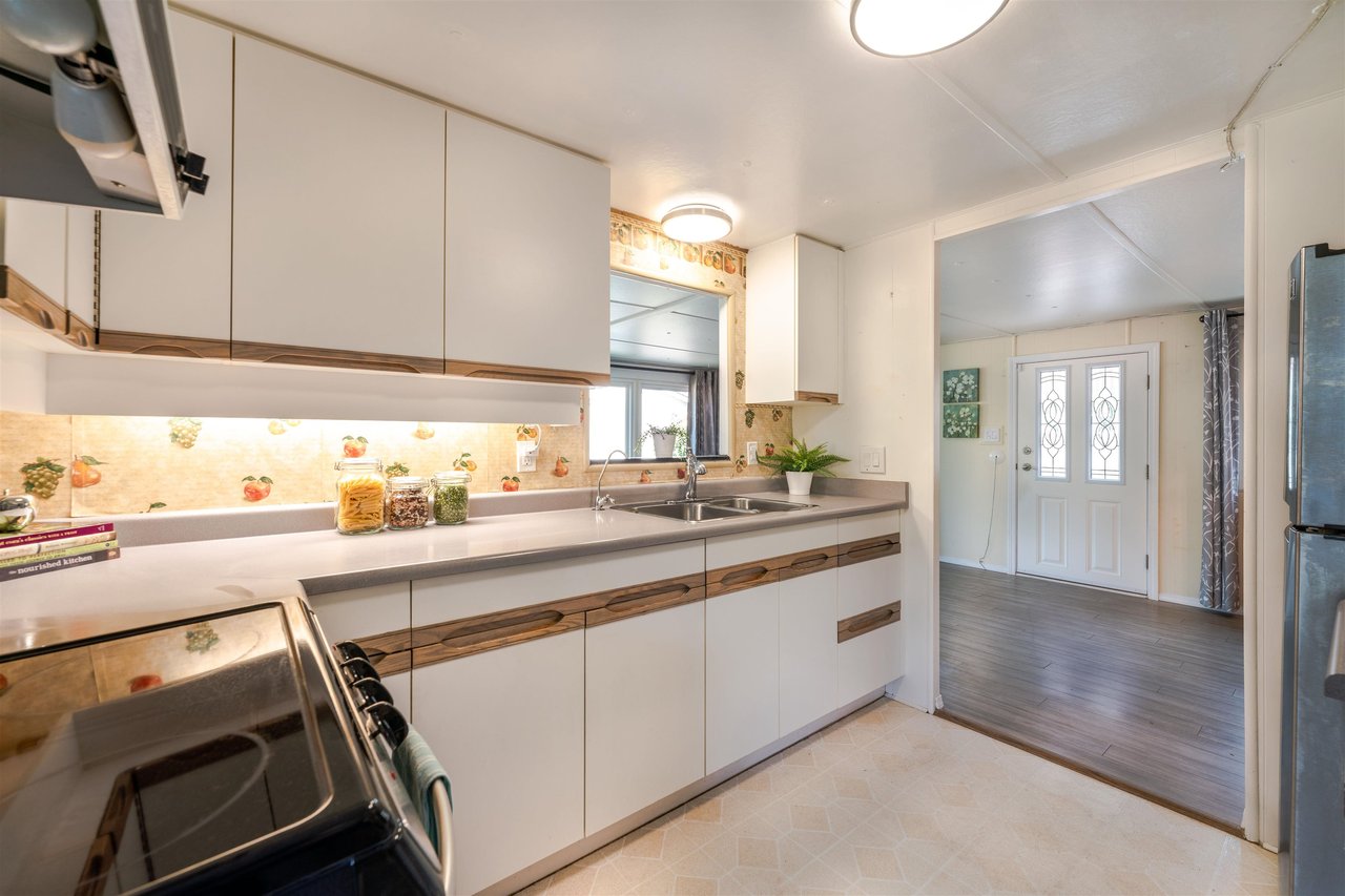 282 Tyee Dr