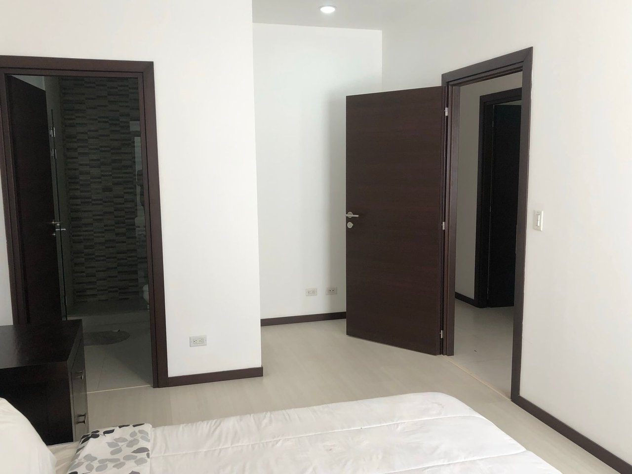 Modern Poolside Terrace Condo, Heredia