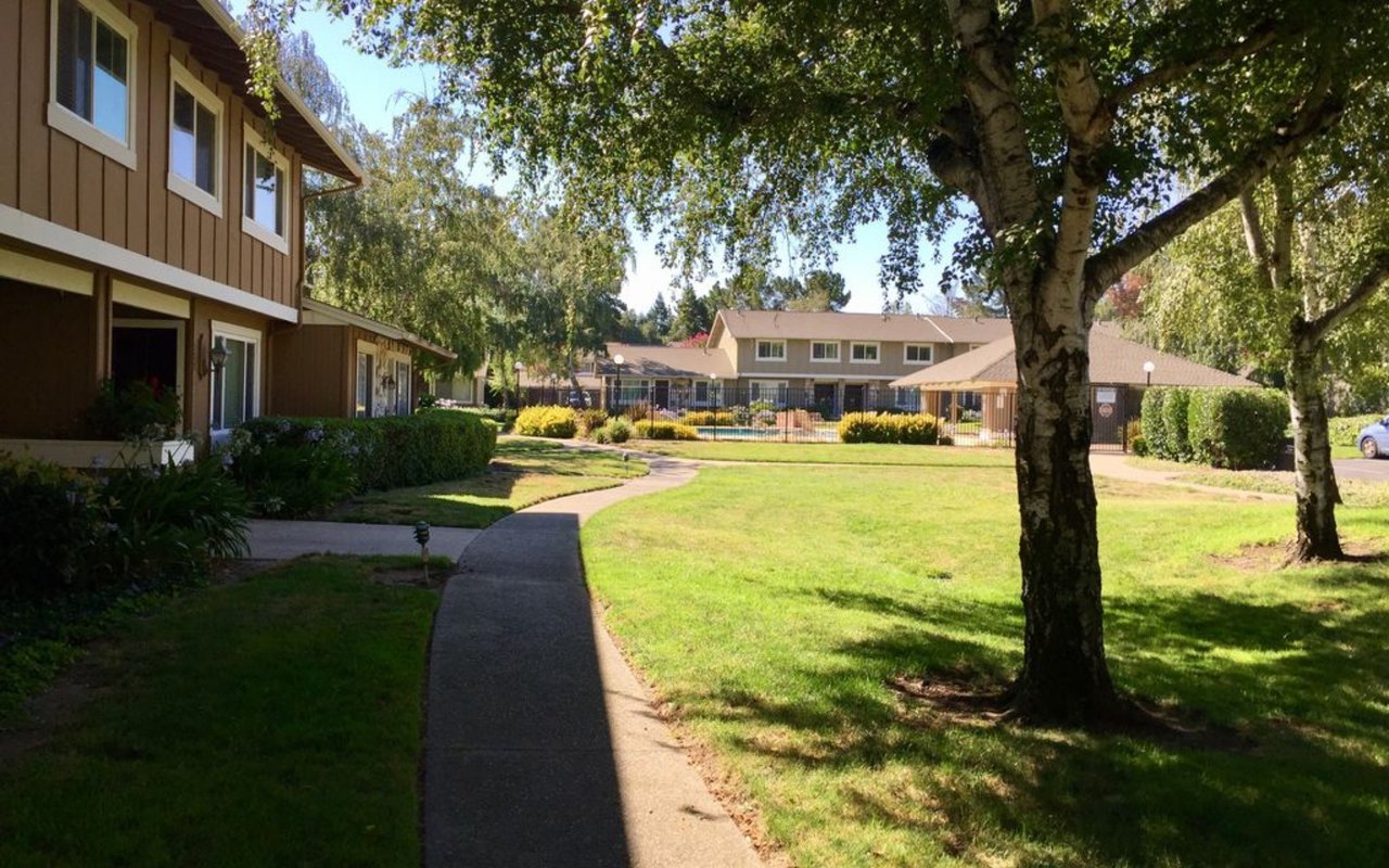 133 Lawnview Cir