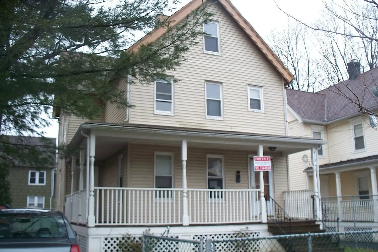 412-14 SPOONER AVE